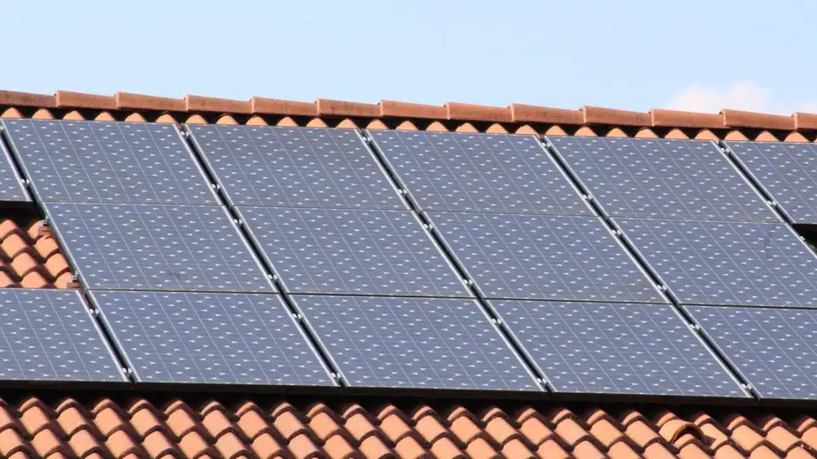 Panneaux solaires : pourquoi les installer chez soi ?